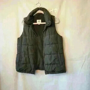 Old Navy puffer vest size L color green